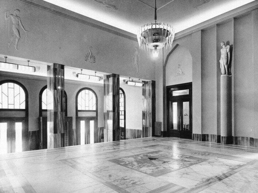 Il foyer del Teatro Civico