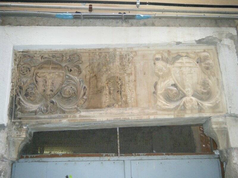 L'architrave di Santa Marta