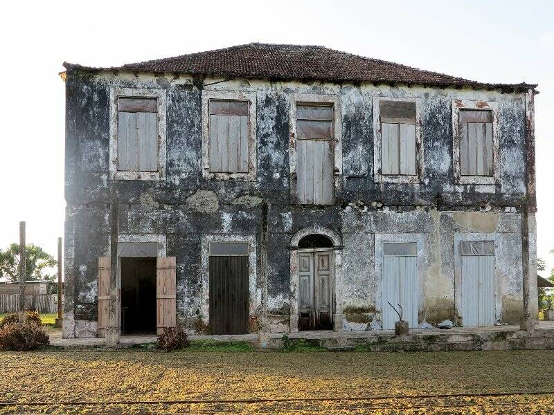 Principe, Terreiro Velho, l'edificio da ristrutturare dove vive Claudio Corallo, "il re del cioccolato" (2015)