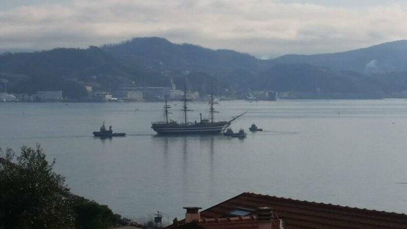 La Vespucci riprende il mare per le prove tecniche dopo i grandi lavori