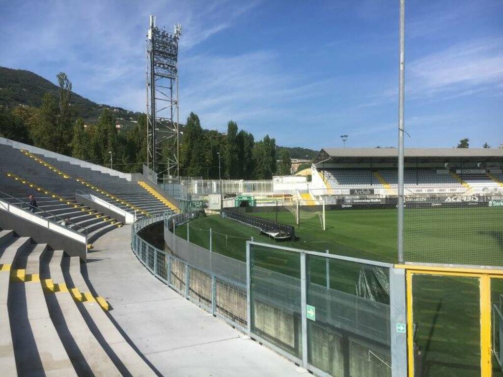 Curva Ferrovia con i pali tagliati