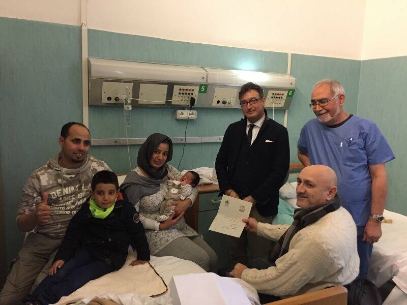 Ayman e la famiglia salutati dal vicesindaco Ruggia e dall'assessore Bornia