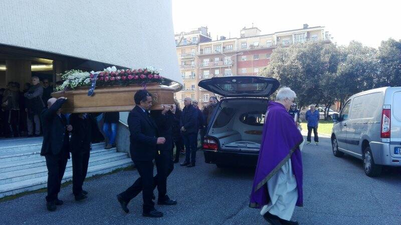 La città piange i suoi alpinisti. I funerali di Antonella Gallo