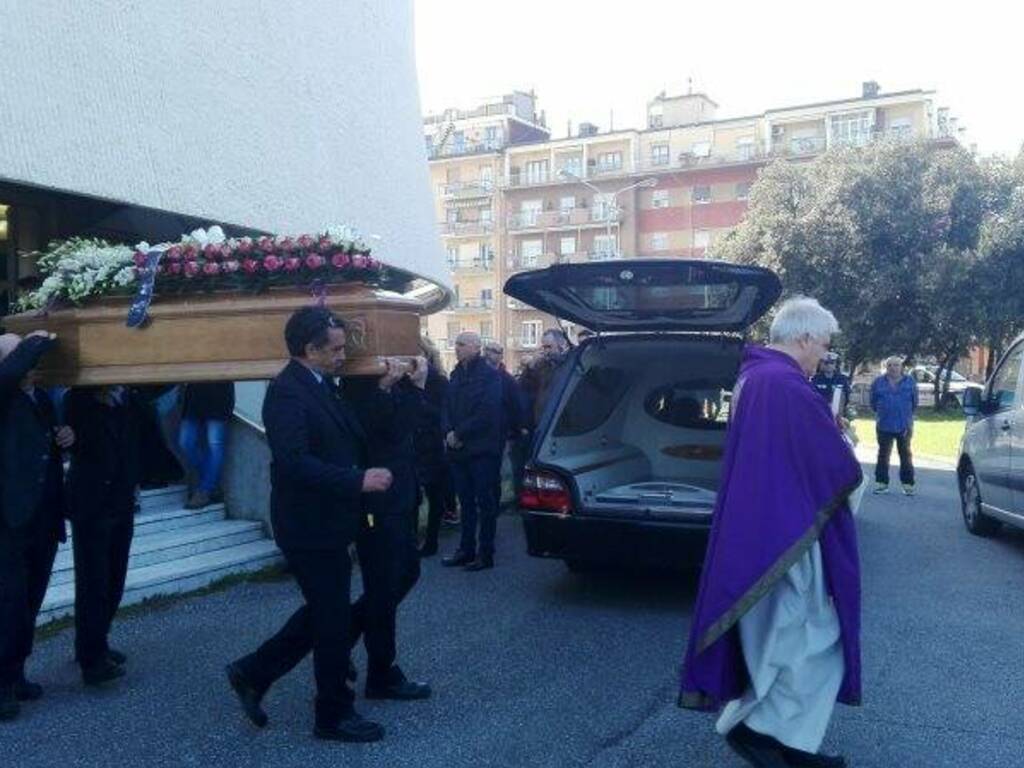 La città piange i suoi alpinisti. I funerali di Antonella Gallo