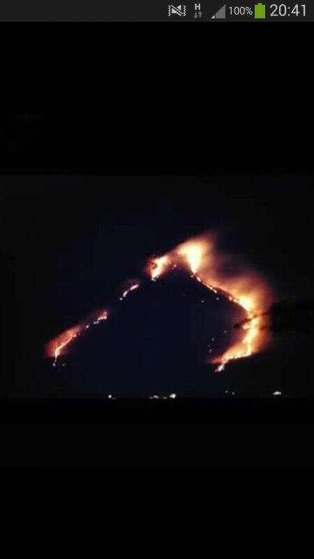 Fiamme sulle Apuane