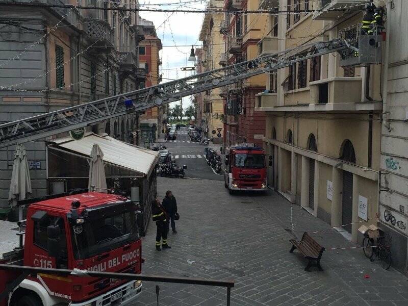 L'intervento dei Vigili del Fuoco in via Tommaseo