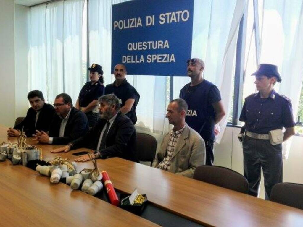 Il questore nel corso della conferenza stampa 