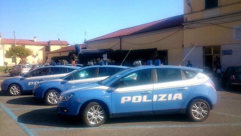 Pattuglie Polizia in stazione a Sarzana