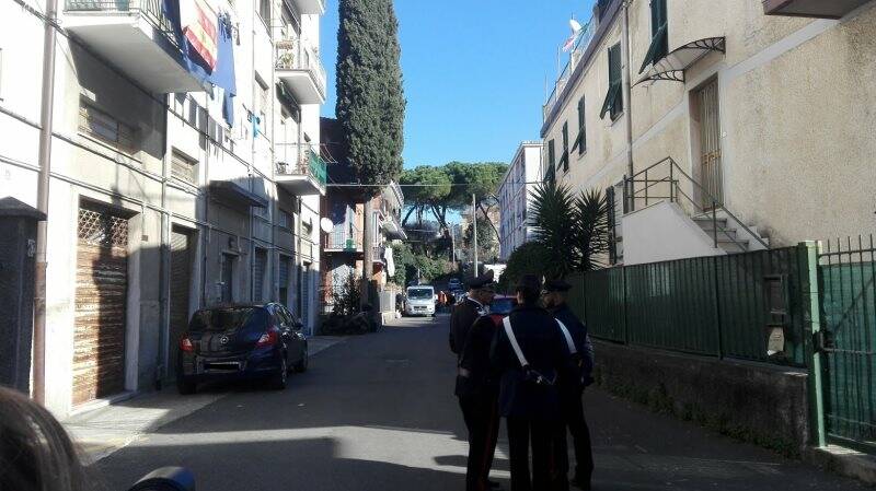 I carabinieri in Via Rossetti