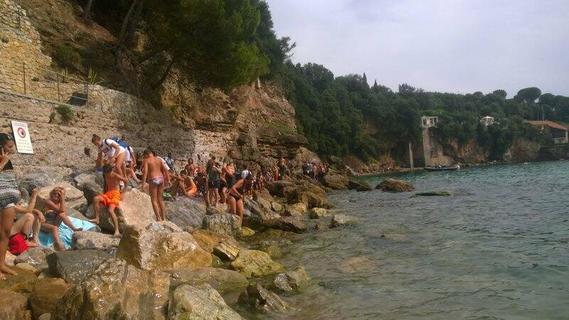 La calette dietro il castello di Lerici