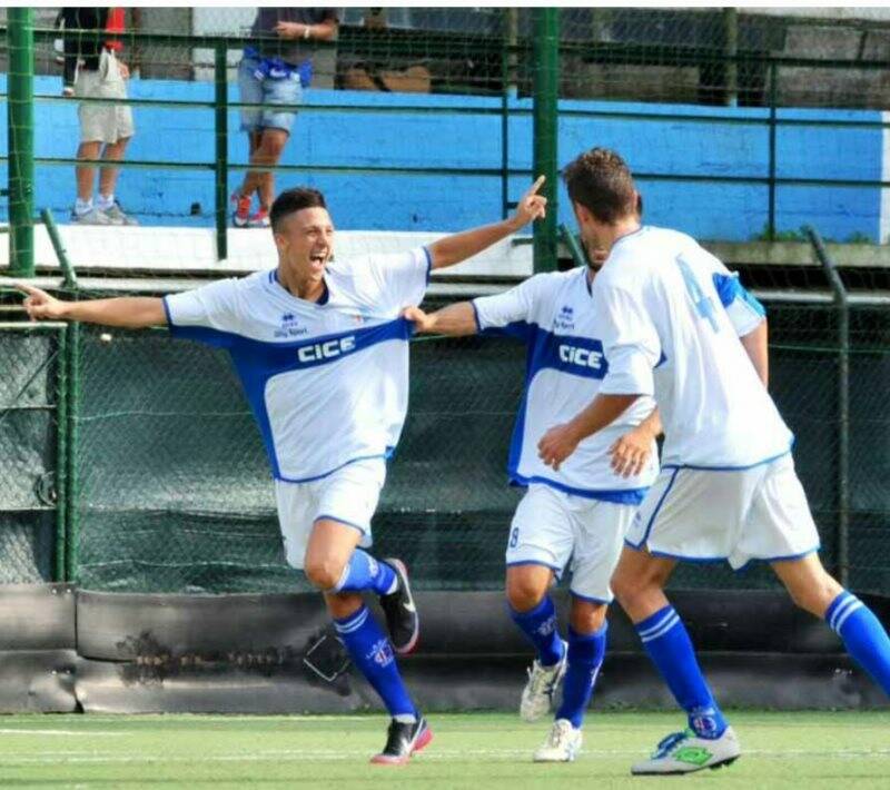 Davide Liguori esterno d'attacco classe '95 qui con la maglia del Ligorna dopo una realizzazione in Serie D.