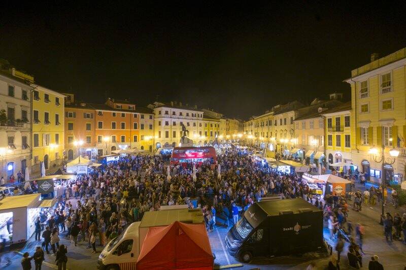 Sarzana Street Food & Bear