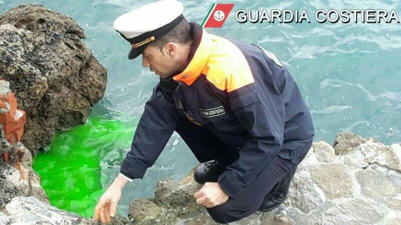 La Guardia costiera impegnata nei controlli