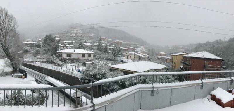 Arriva la neve, periferia e provincia si imbiancano