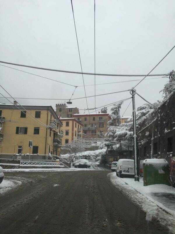 Arriva la neve, periferia e provincia si imbiancano