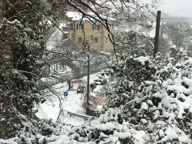 Neve sulle colline