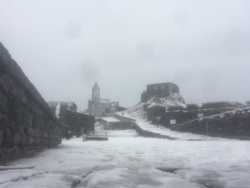 Piazza San Pietro innevata