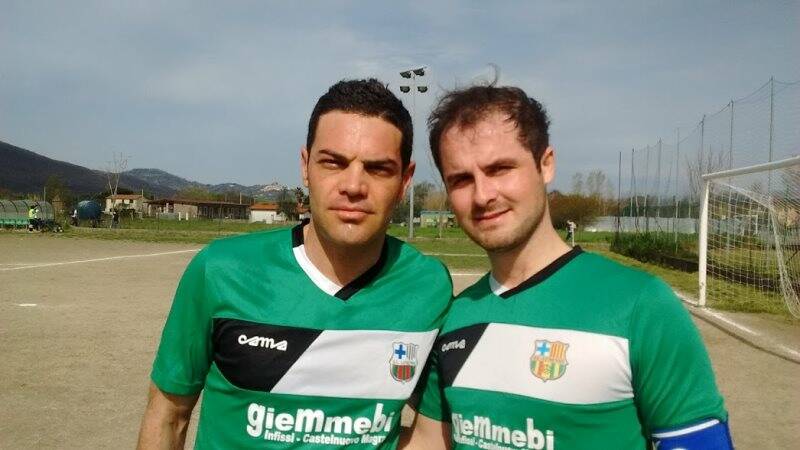 Davide Ragadini, attaccante del San Lazzaro Lunense, con il capitano di giornata Agnesini Gianluca.