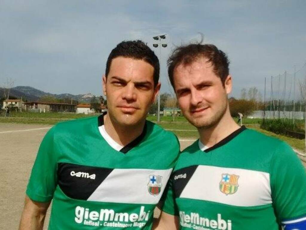 Davide Ragadini, attaccante del San Lazzaro Lunense, con il capitano di giornata Agnesini Gianluca.