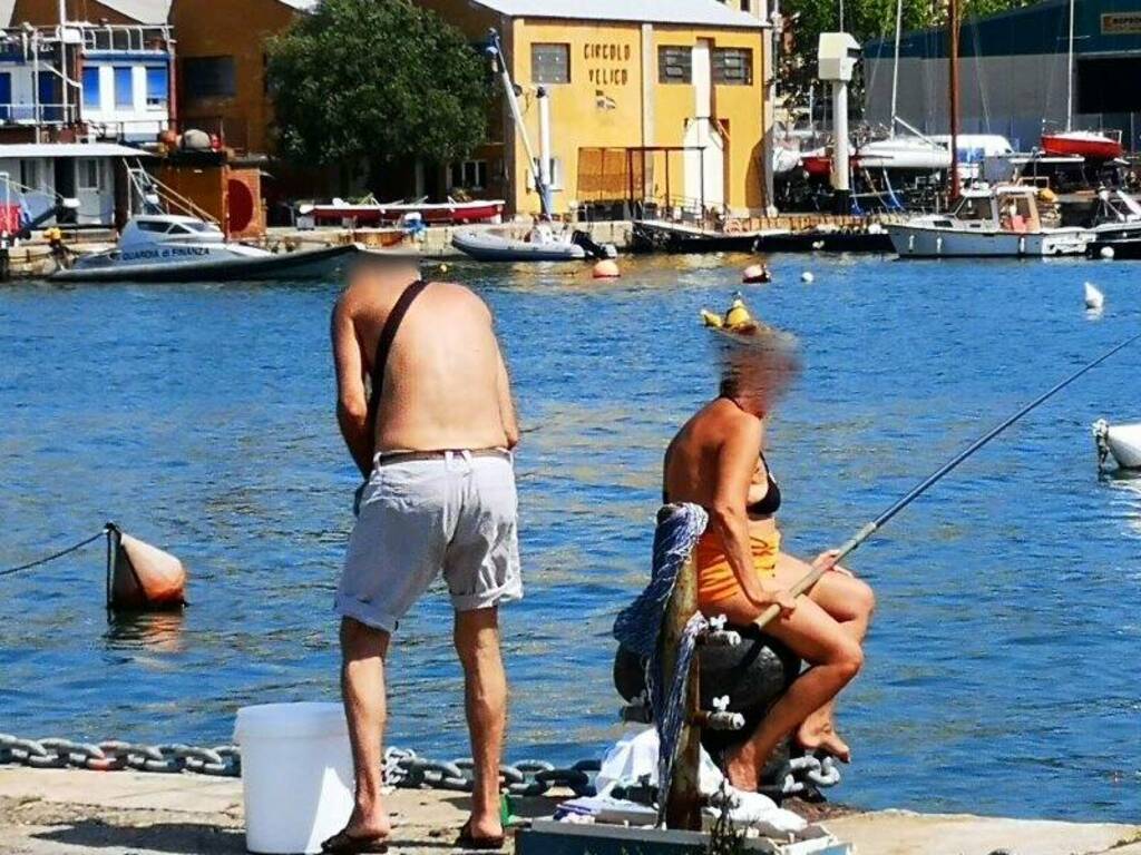 Caldo e bivacchi fra Morin e molo