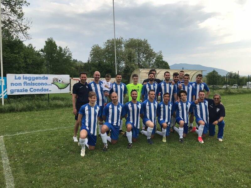 Il Monti festeggia il "Condor" Mencatelli Marco che lascia il calcio giocato.