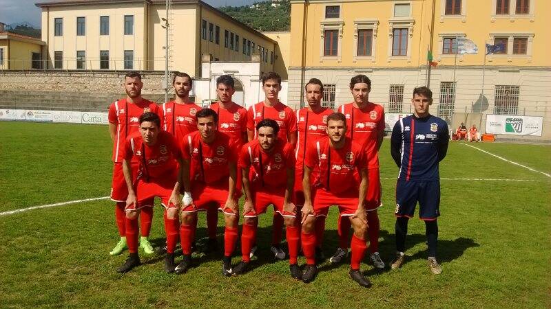 L'Atletico Forte dei Marmi che ha vinto i play - off di II Categoria toscana.