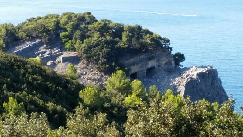 Palmaria, fortificazioni abbandonate