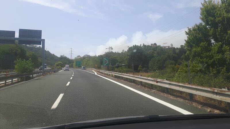 Il fumo dell'incendio di Nasceto avvistato dall'autostrada