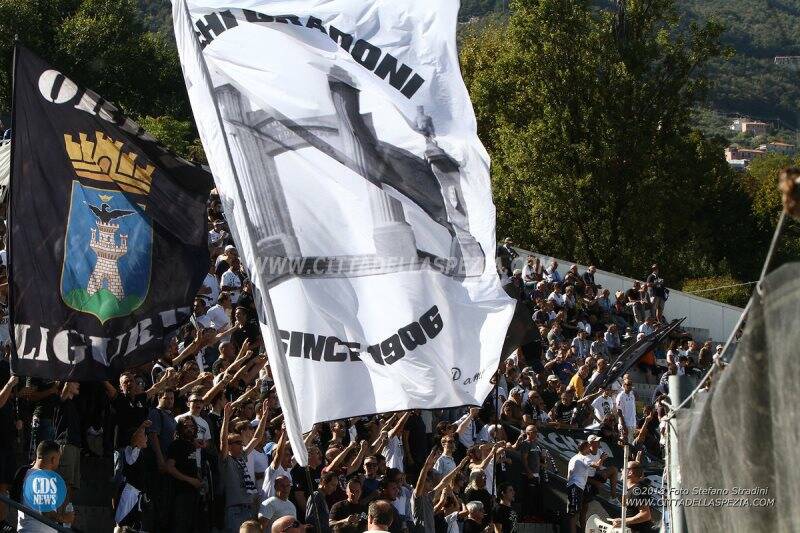 Tifosi in Curva Ferrovia