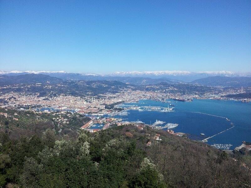 La Spezia vista dal monte Castellana