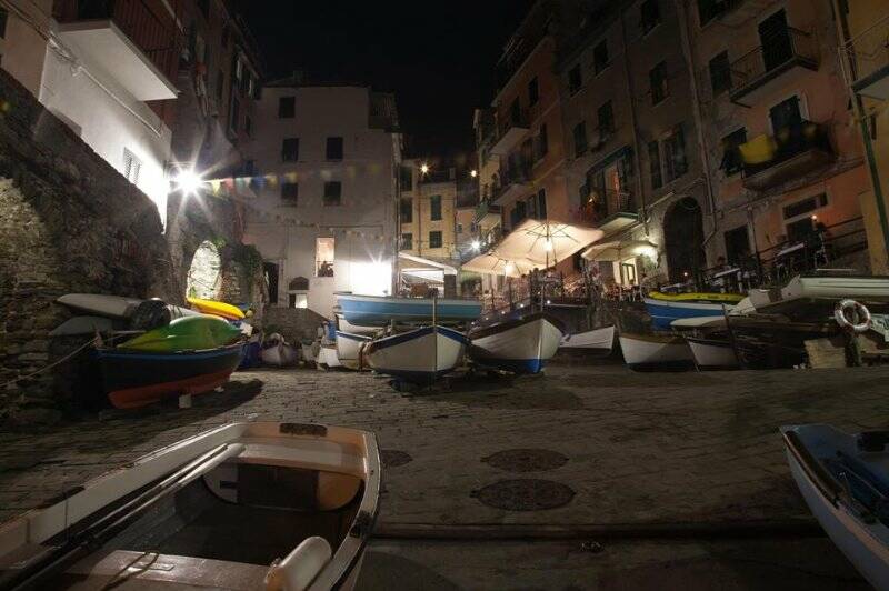 Marina di Riomaggiore bynight