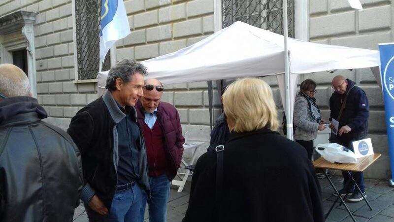 Roberto Italiani al banchetto di Sarzana popolare