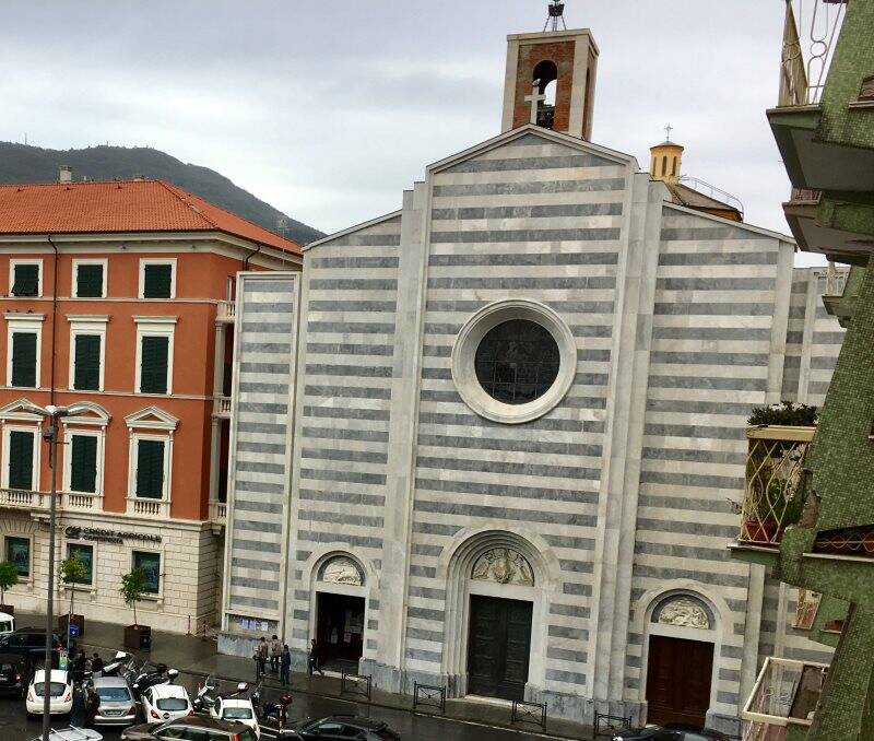 La chiesa di Piazza Beverini, già cattedrale