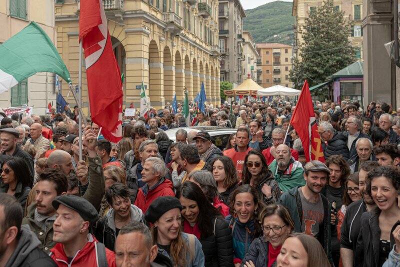 La protesta contro la presentazione del libro di Altaforte alla mediateca "Sergio Fregoso"