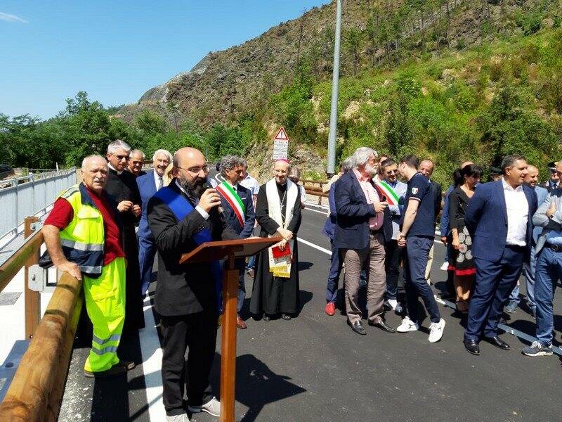 L'inaugurazione del nuovo ponte di Rocchetta