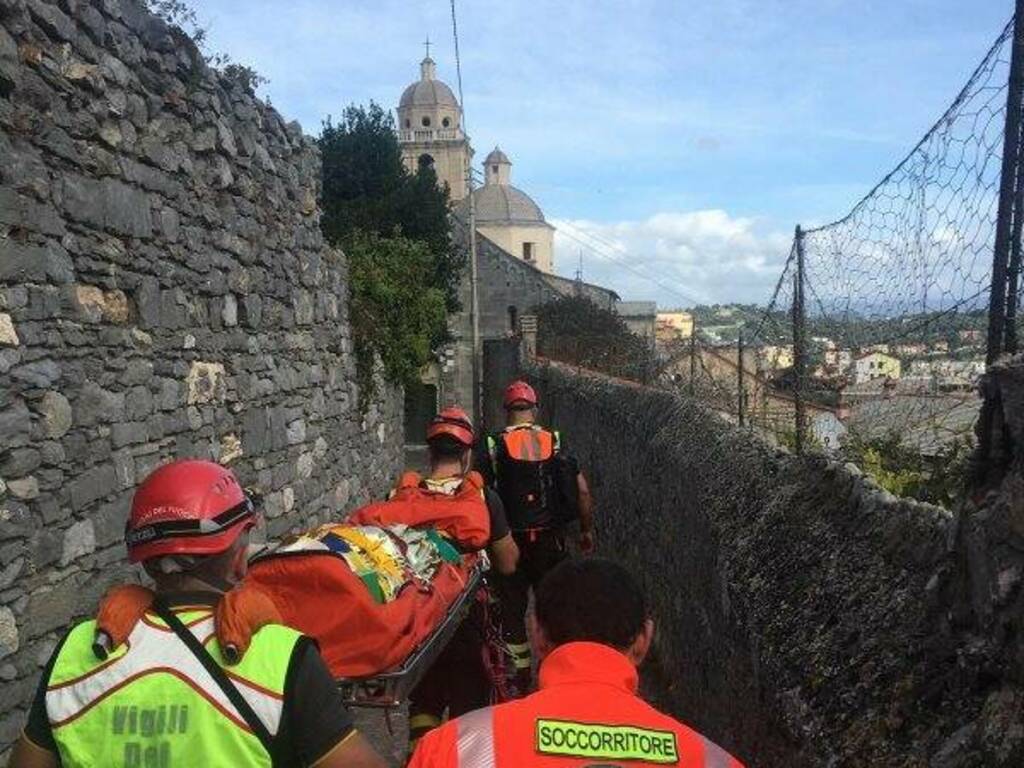 Soccorso a Porto Venere, turista ferita sul sentiero