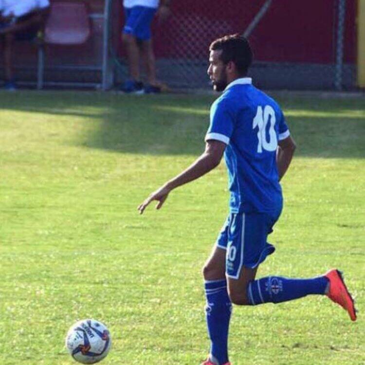 Fabio Panepinto con la maglia N°10 del Ligorna in Serie D.