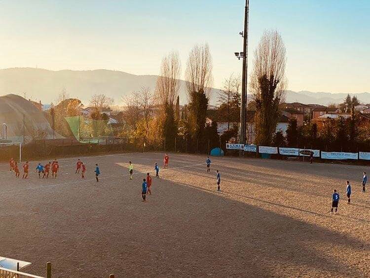 Nella foto: una fase di gioco tra Colli Ortonovo e Mamas Giovani