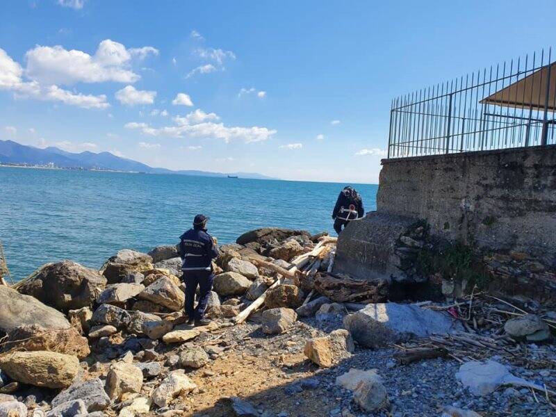 Controlli della Polizia municipale ad Ameglia