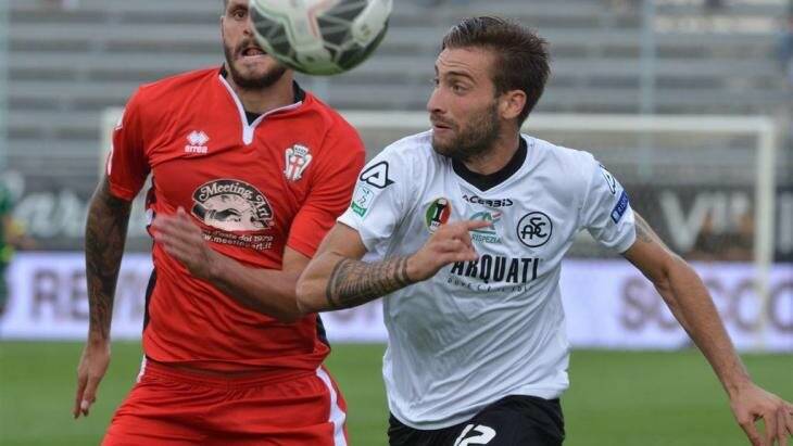 Jacopo Galli con la maglia dello Spezia Calcio.