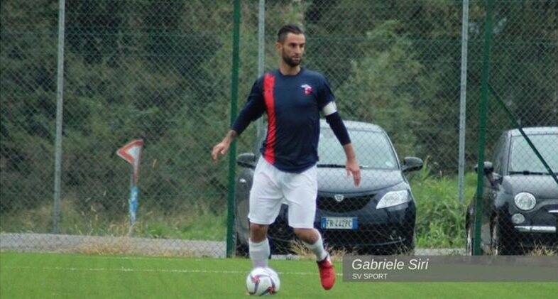 Manuele Del Nero, centrale difensivo classe '84, con la maglia e la fascia di capitano del Vado.