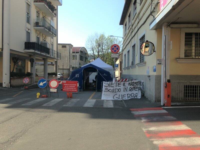 L'ingresso del Pronto soccorso dell'ospedale Sant'Andrea