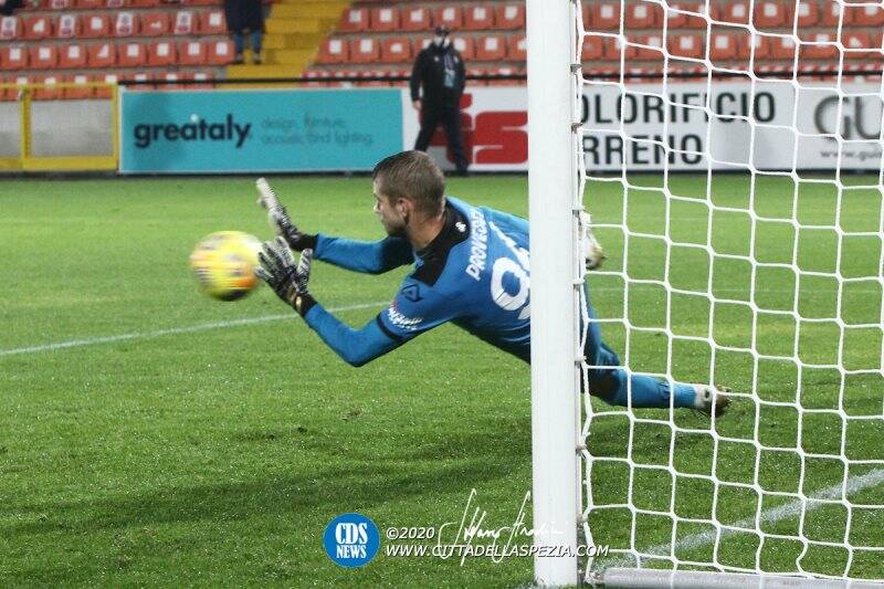 Ivan Provedel para il rigore di Barrow