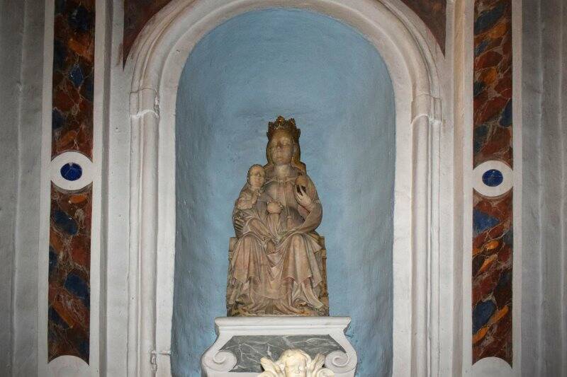 Varese Ligure, Chiesa di San Giovanni Battista, Madonna col bambino, scultura gotica inglese (2020) 