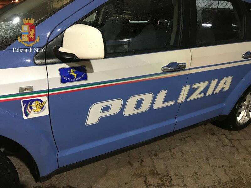 Auto polizia stradale