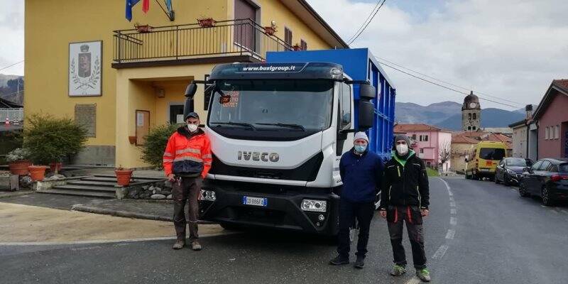 Camion per la differenziata a Zignago
