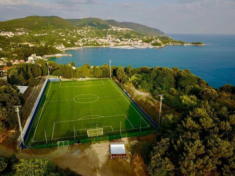 Il nuovo campo da calcio di Falconara