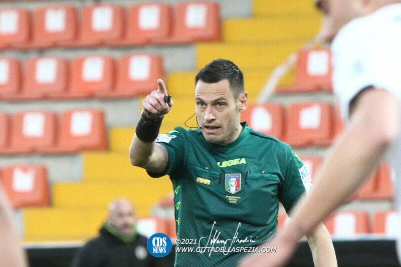 L'arbitro Maurizio Mariani