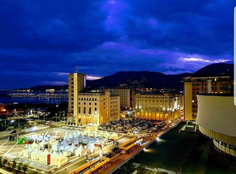 Piazza Europa sotto Natale