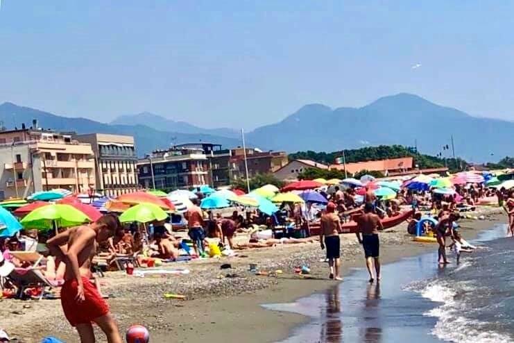Spiaggia libera a Marinella